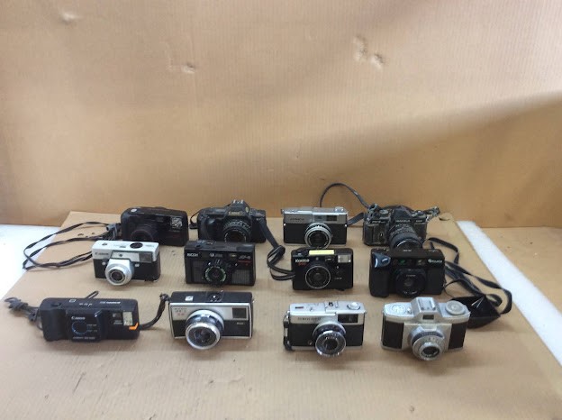 Yashica/KONICA/Pentona/OLYMPUS/CANON Mixed Brand and Model Film Camera (Lot