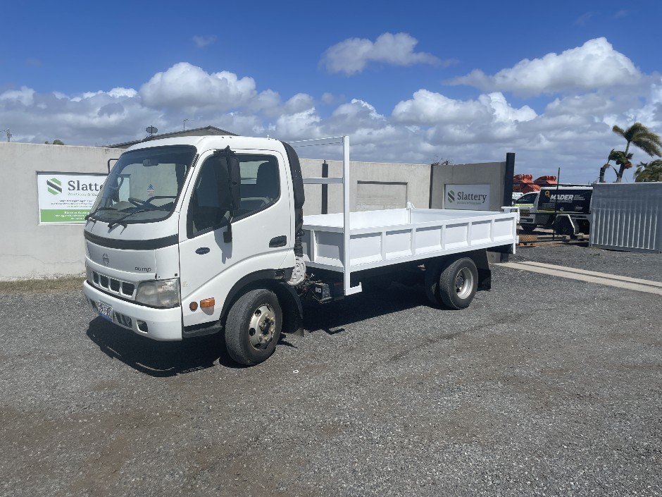 <p>2007 Hino Dutro 4x2 Tipper Truck</p>