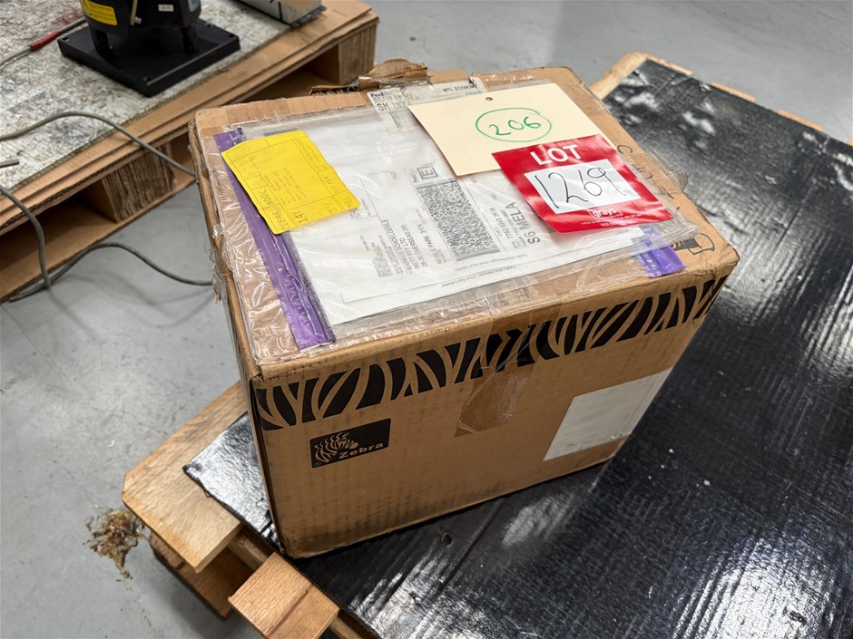 <p><b>Zebra label printer, Model: GK420t</b></p>