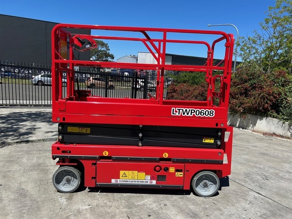 <p>7.8m Scissor Lift, New-Unused</p>