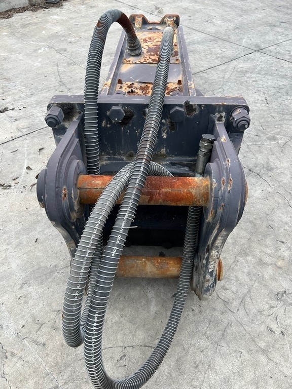 <p>45 Tonne Hammer</p>