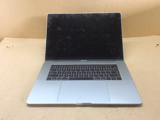 APPLE MACBOOK PRO (A1707) (EMC3072) Laptop I7-6700H 16GBRAM/256GB