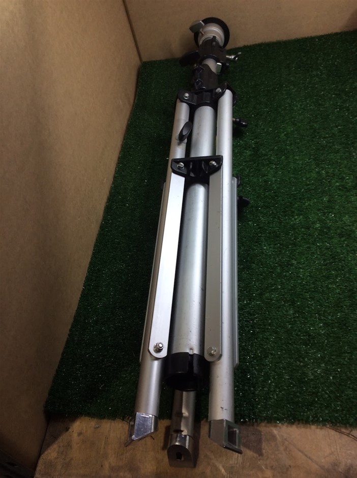 Tripod Stand / Projector Tripod Stand