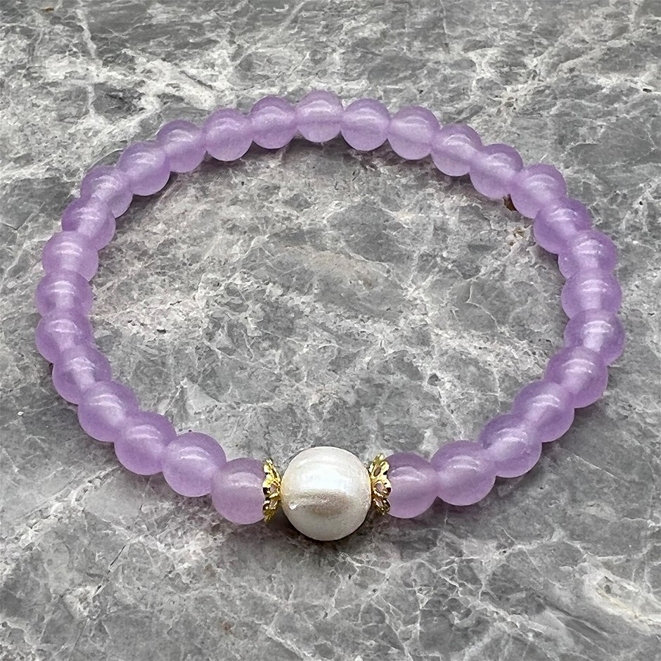 10mm White Pearls with Lilac Malaysia 'Jade' Quartz Gemstone Bracelet.