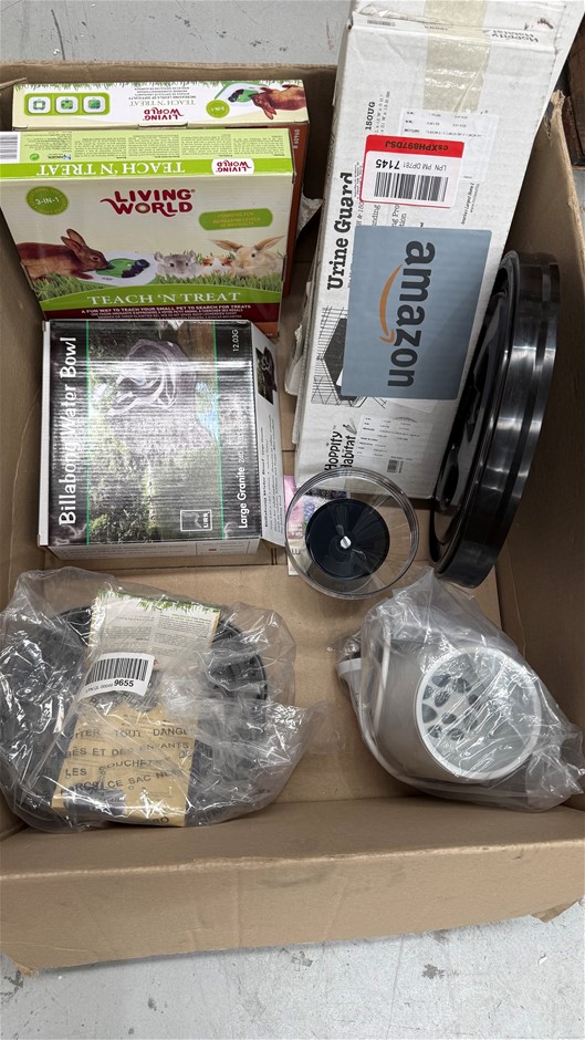 Assorted Box of Small Pet Items incl: Bowls and Puzzles. NB: Items may not