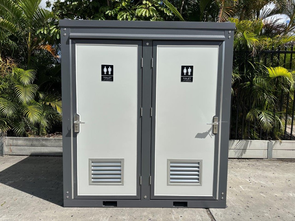 1 x Double Toilet Block