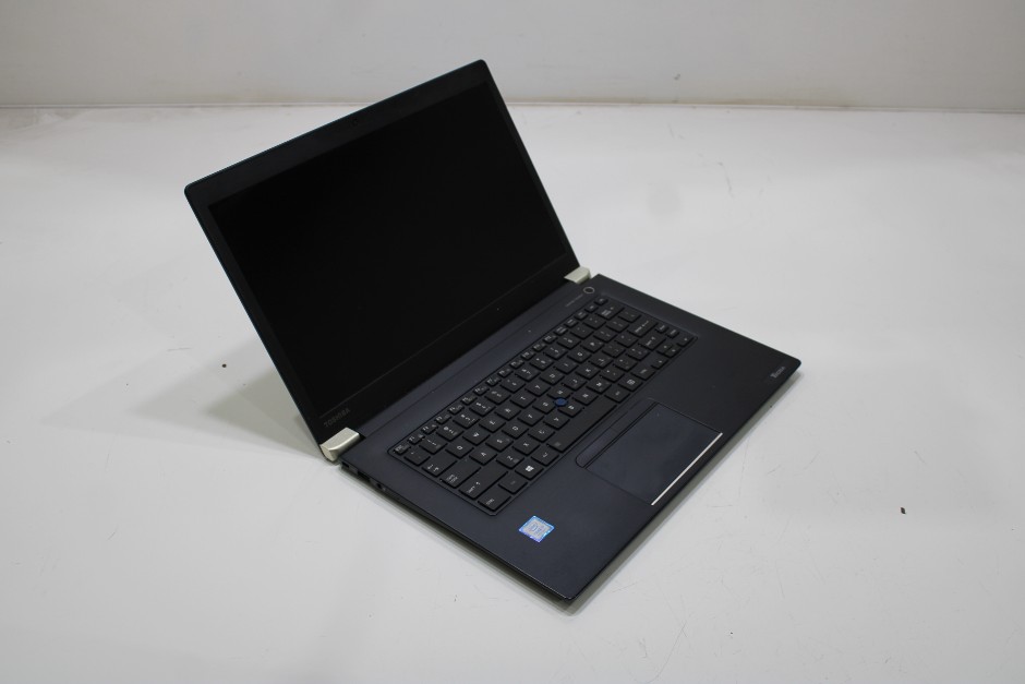 <p>TOSHIBA TECRA X40-E PT482A-05U009</p>
