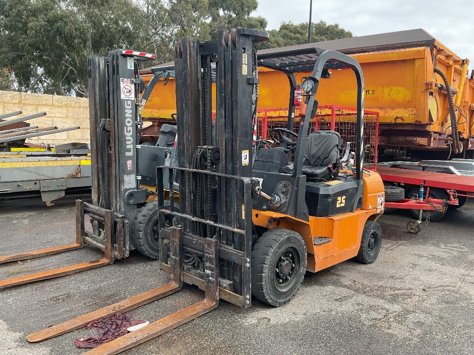<p>2014 Hangcha R25L/3F4470 LPG 2.5T Forklift</p>
