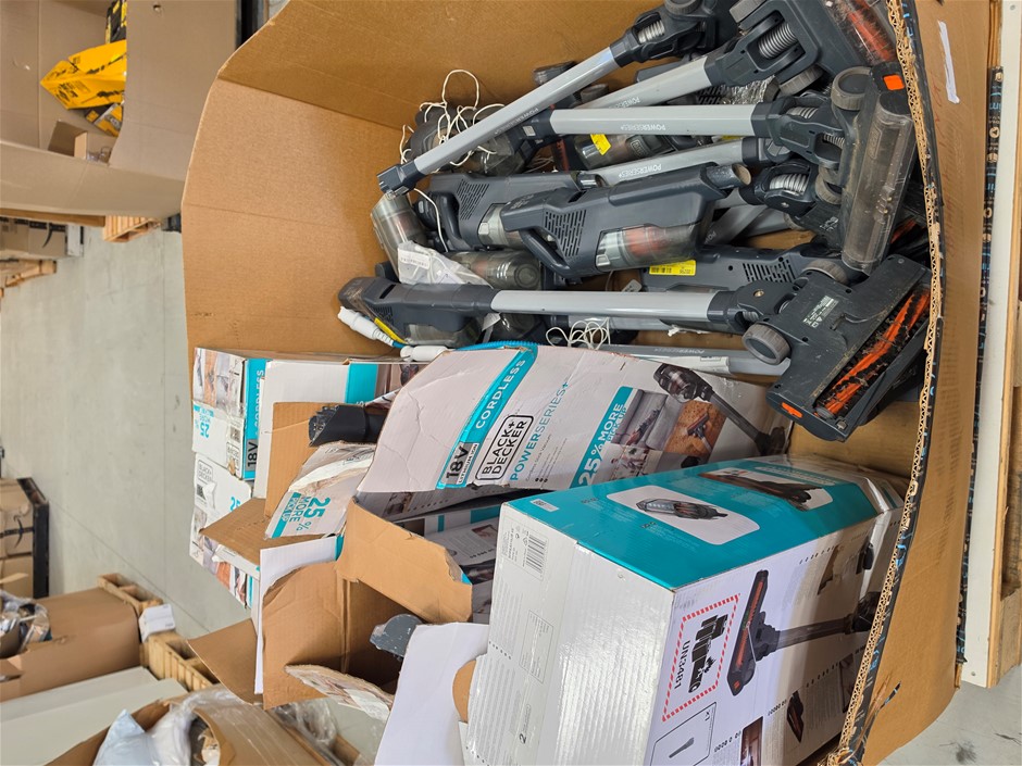 20 x BLACK DECKER 18V Cordless Stick Vacuum. NB: Has Been Used, Condition U