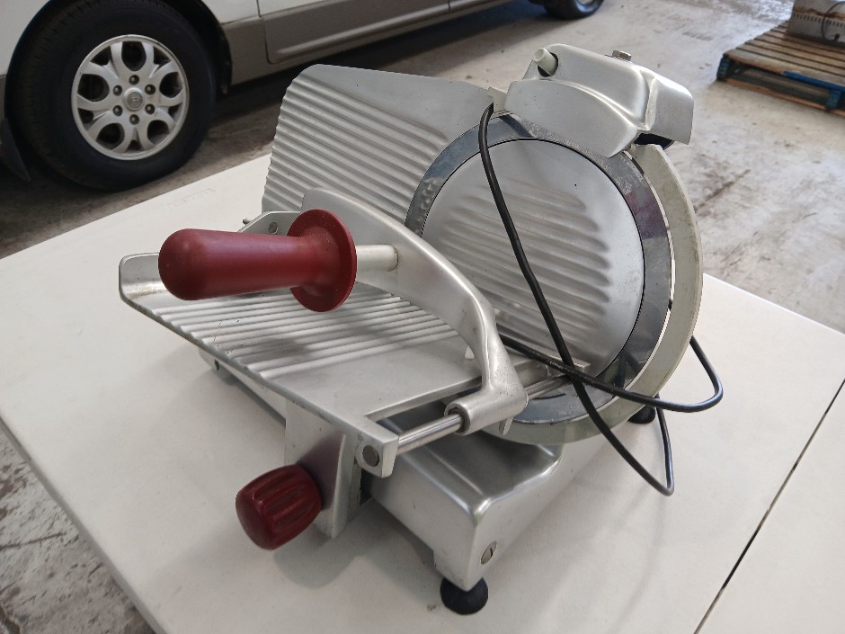 <p>Noaw NS250 Commercial Meat Mixer</p>