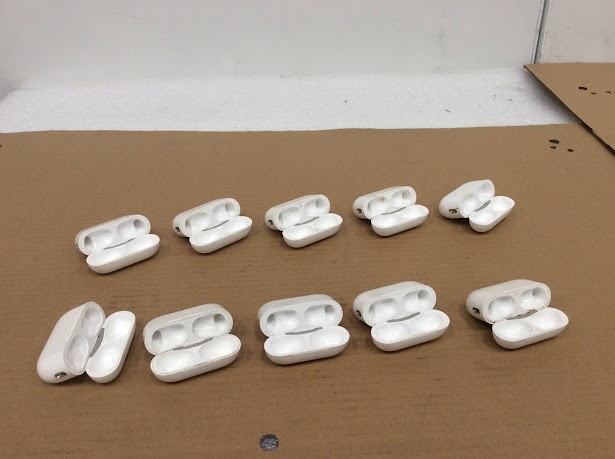 Apple AirPods Mixed Model Charging Cases (Lot of 10)