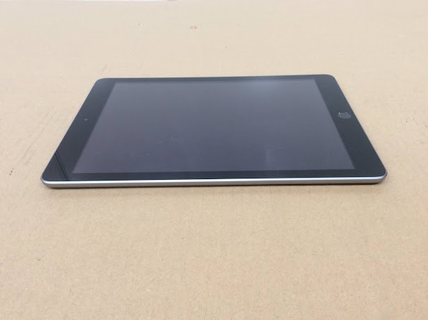 APPLE IPAD 5 (A1822) Tablet 32GB