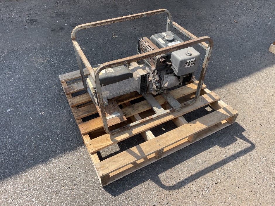 <p>PowerKing Generator (Kohler Pro 12 Petrol Engine)</p>