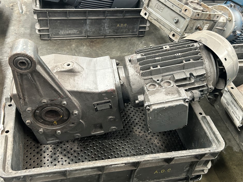 SEW Eurodrive Gear Motor and Cast Metal Reduction Gearbox
