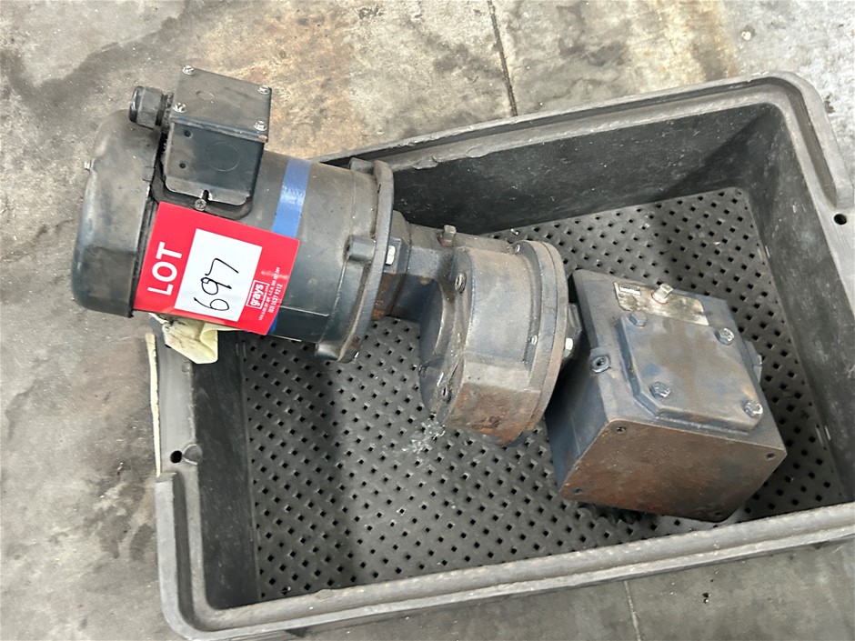Vertical Gear Motor or Pump Assembly