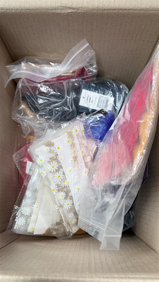 15 x Assorted Hair Accessories/Head Pieces. NB:  NB: Items may not be in or