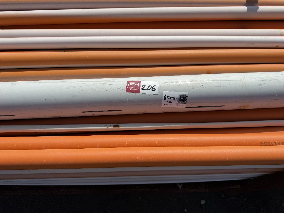 <p>Conduit Tubing with Stillage</p>
