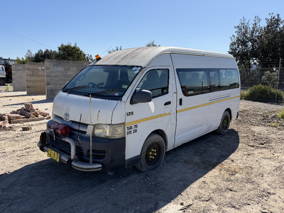 2005 Toyota Hiace Commuter People Mover (Petrol) (Automatic)