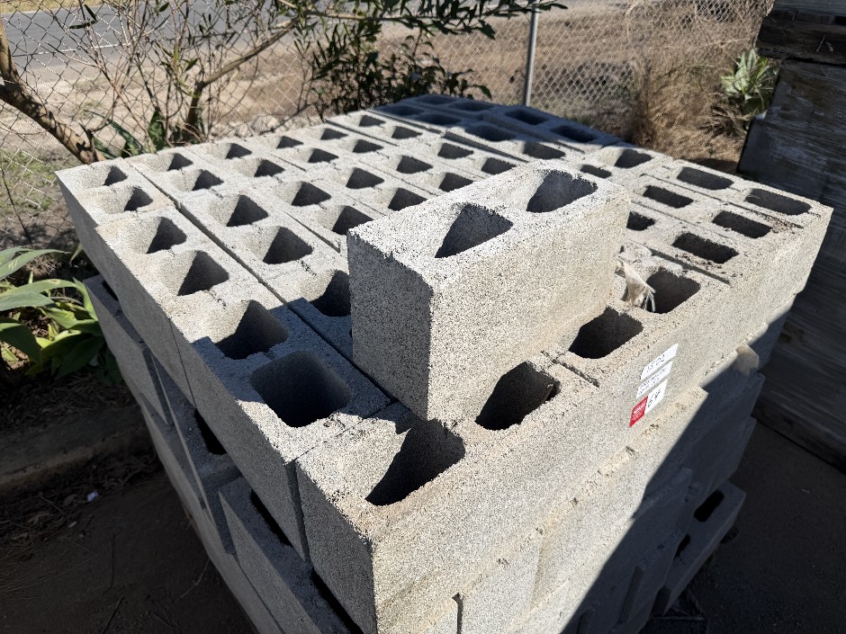 Concrete Building Blocks - Code 15.02 Grey with Smooth Face 140mm x 290m