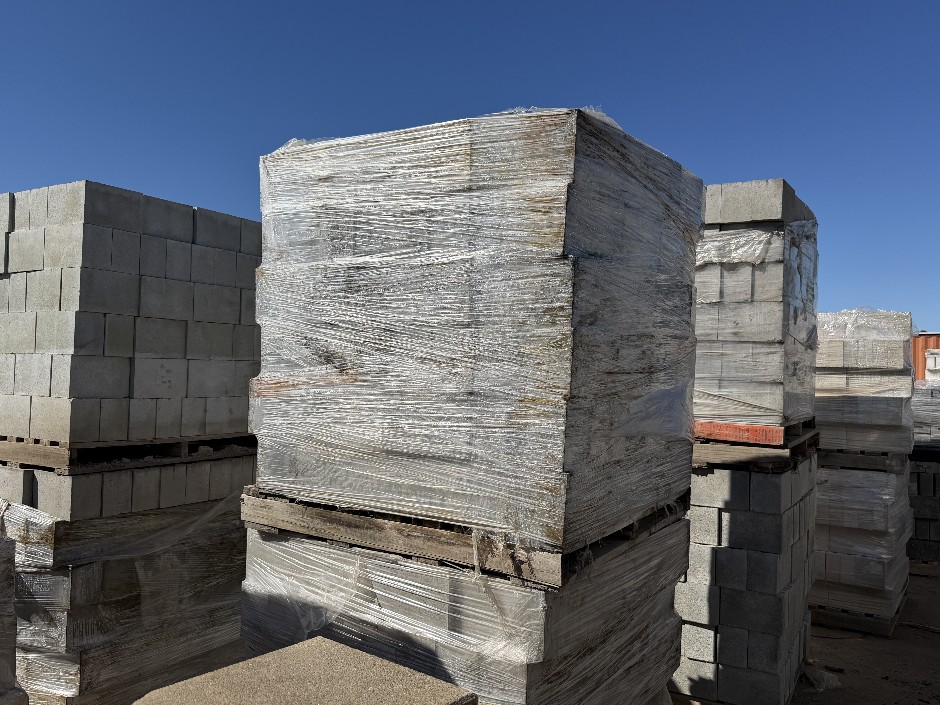 Concrete Building Blocks - Code 15.02 Grey with Smooth Face 140mm x 390m