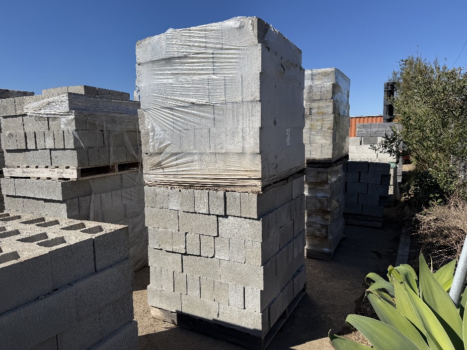 Concrete Building Blocks - Code 15.01 Grey with Smooth Face 140mm x 390m