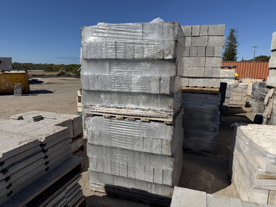 Concrete Building Blocks - Code 15.02 Grey with Smooth Face 140mm x 290m