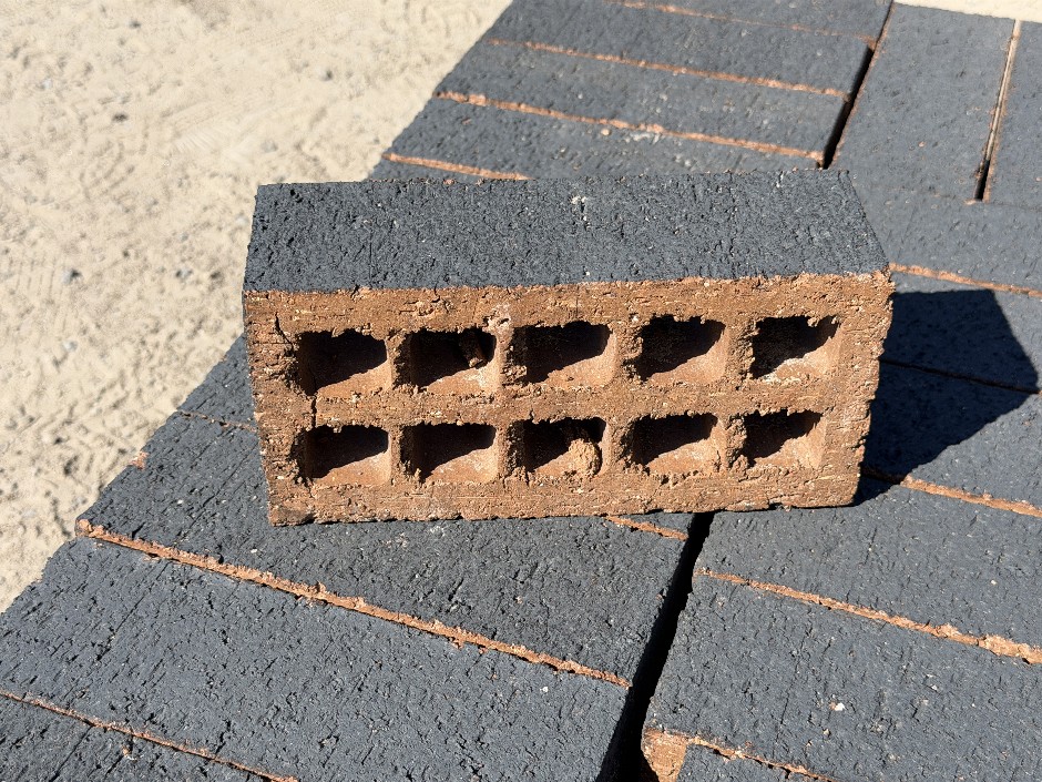 <p>Extruded House Bricks - Black Finish 110mm x 235mm x 75mm 64 Bricks, 1 P