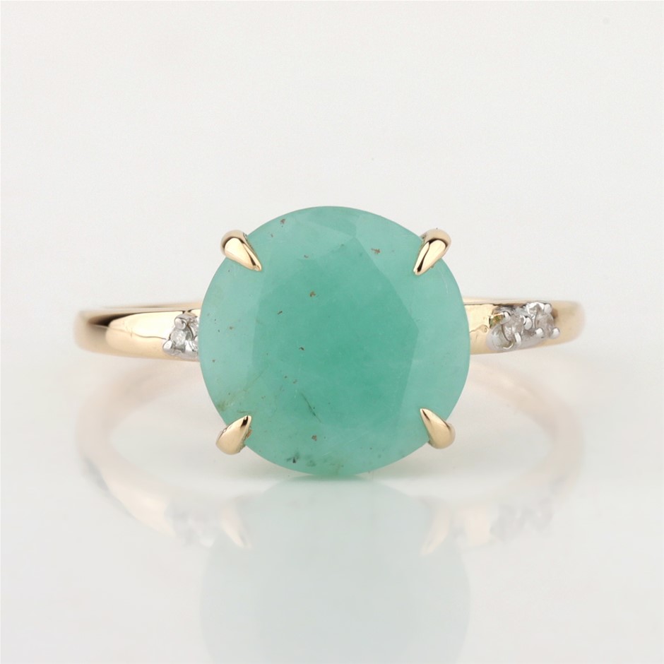 Yellow Gold Natural Emerald & Diamond Ring with IGI valuation