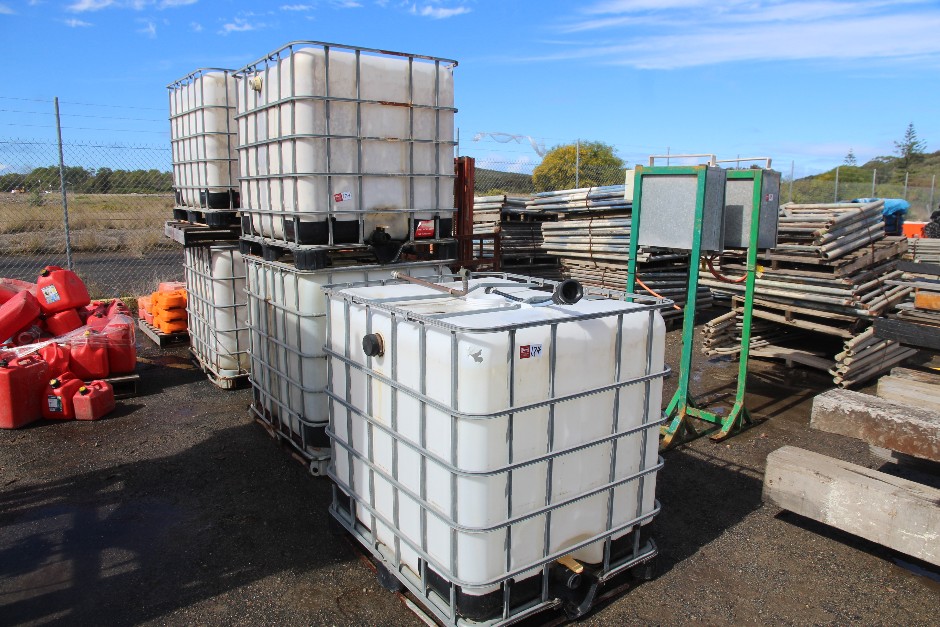 <p>IBC Fluid Containers</p>