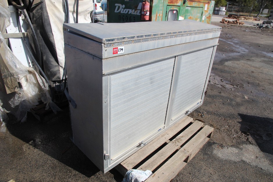 <p>Tray Mount Alloy Tool Box</p>