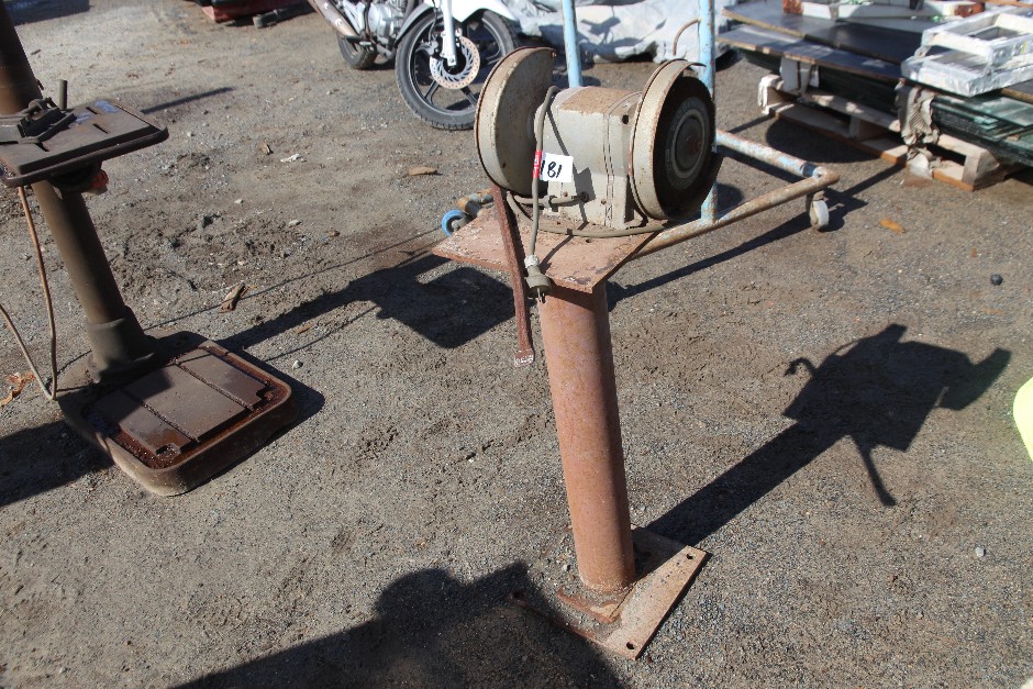 Double End Pedestal Grinder