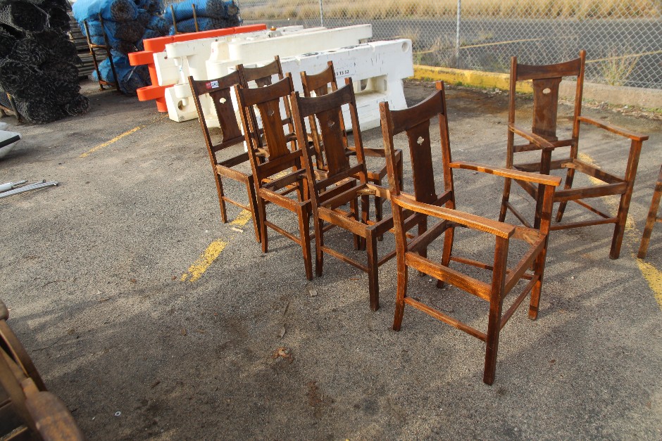 <p>Vintage Solid Timber Chair</p>