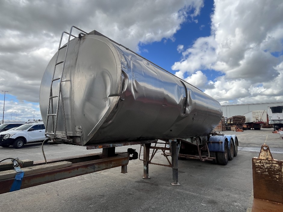 1986 Tieman Tanker Tri-Axle Trailer