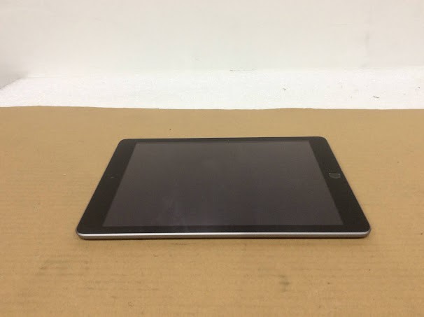 APPLE iPad 5 (A1822) Tablet 32GB
