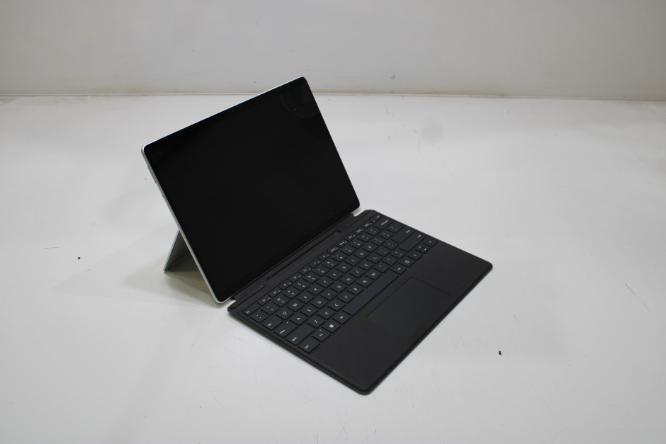 MICROSOFT SURFACE PRO 8