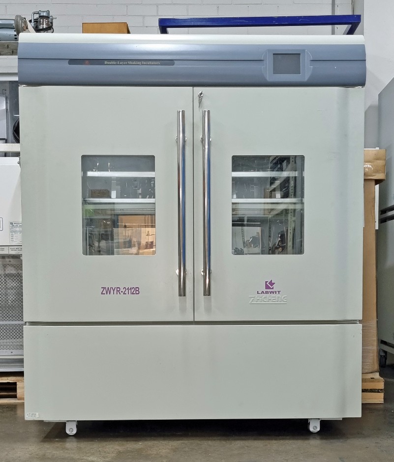 <p>Refrigerated reciprocal incubator shaker 580 litre dual layer</p>