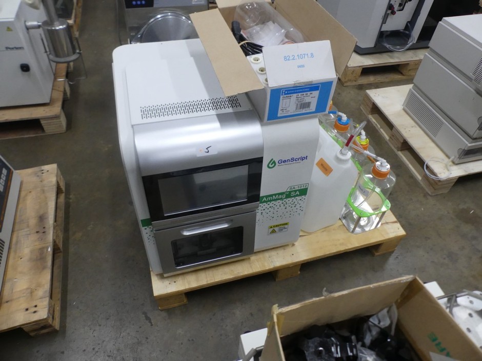 Protein / antibody purification system 12 samples / run with touch scree