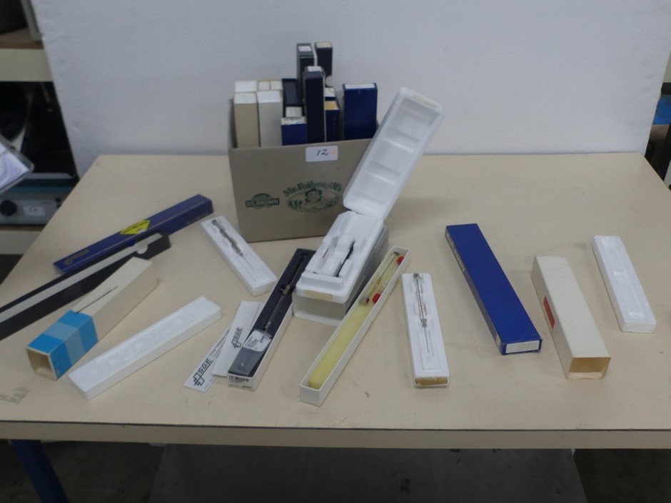 <p>Chromatography syringes assorted sizes and types</p>