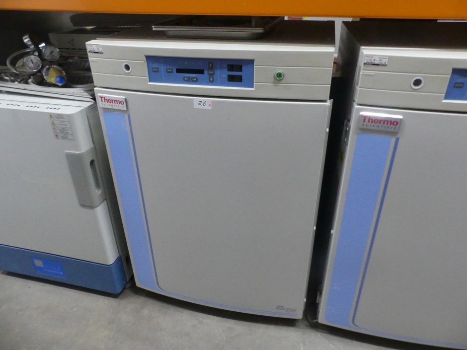 <p>CO2 Incubator 180L direct heat sterilisation cycle to 50C with HEPA filt