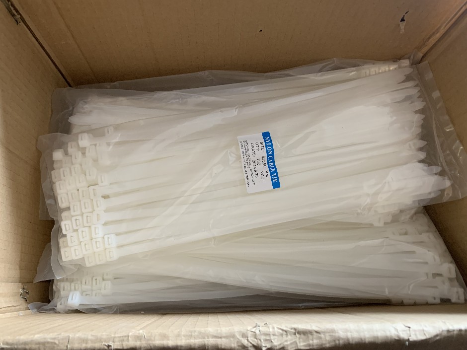 20 x Packets of Nylon Cable Ties, 100 per Packet (Unused)