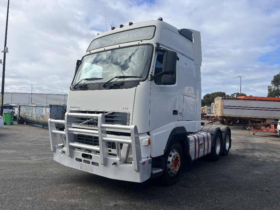 2008 Volvo 520   6x4 Prime Mover