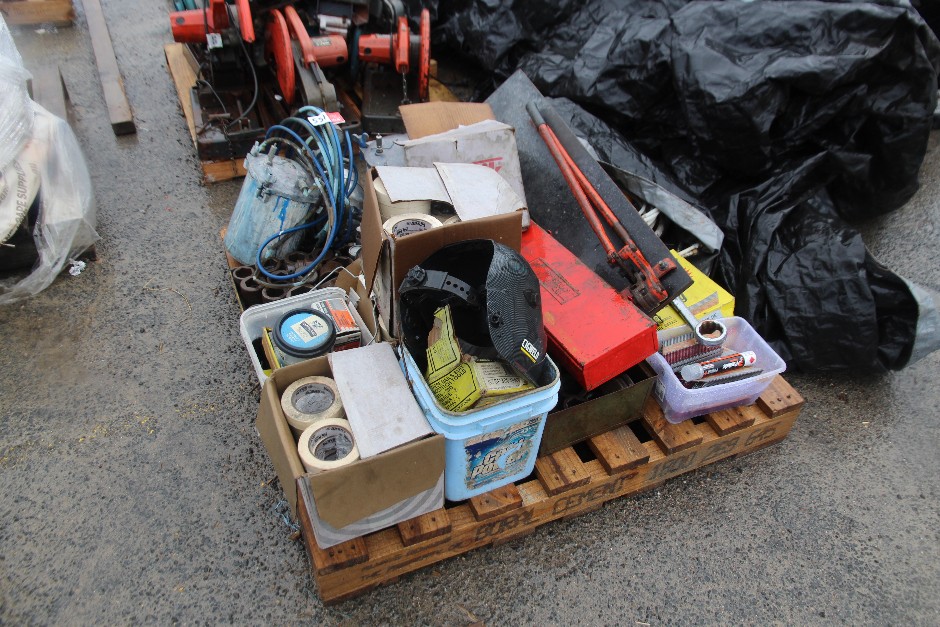 <p>Work Shop Tooling on Pallet</p>