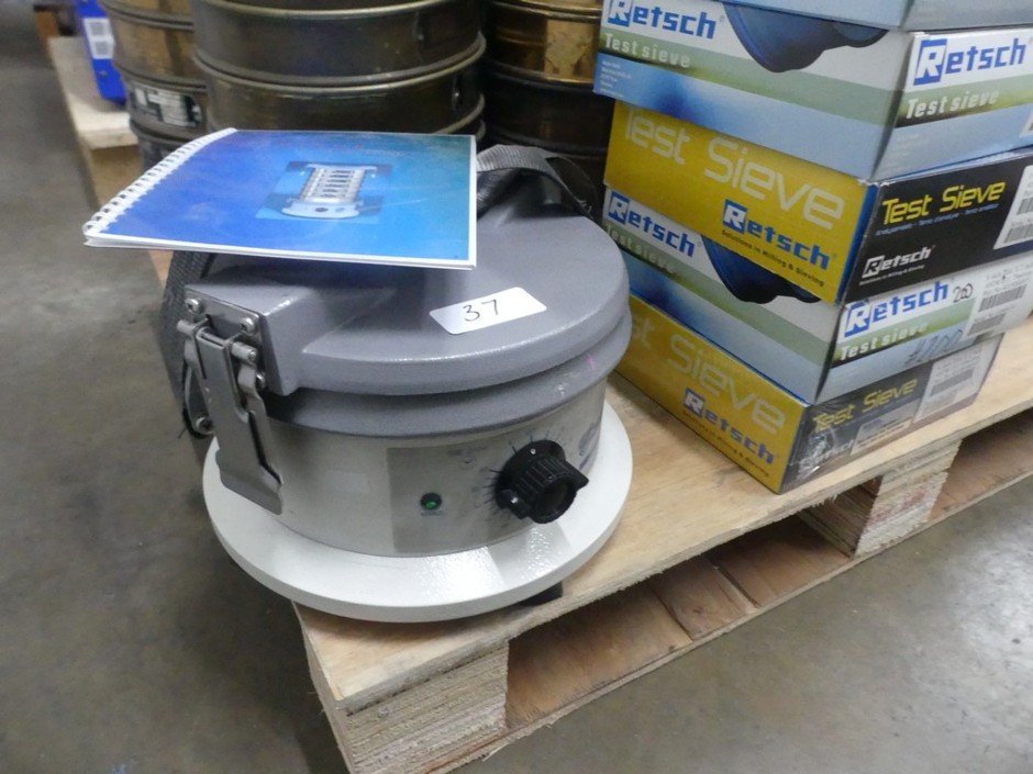 <p>Sieve shaker - can accommodate up to 8 x 200mm sieves</p>
