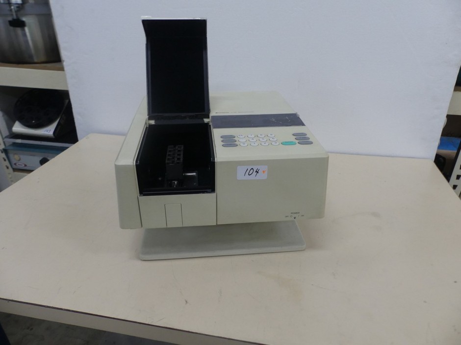 Spectrometer UV/VIS Dual Beam 200 -1100 nm, Programmable Settings
