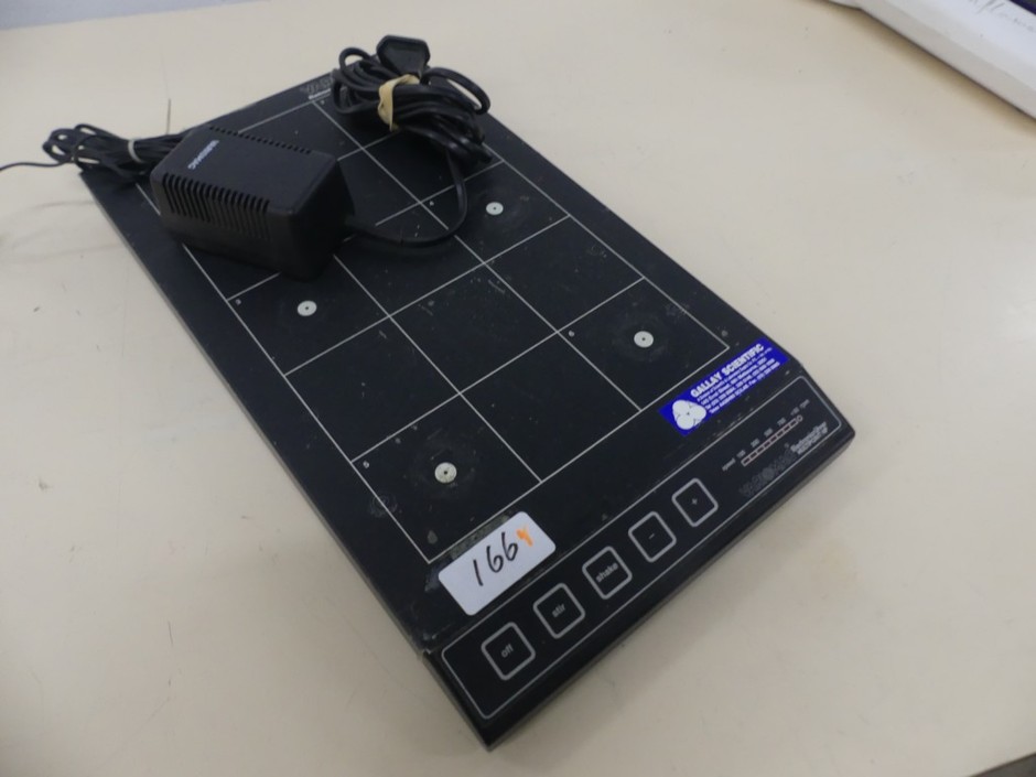 <p>Magnetic Stirrer/Vibrator Hermetically Sealed 6 Positions</p>