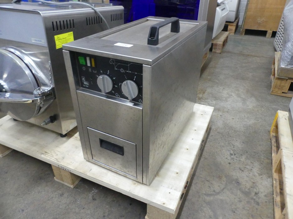 <p>Boiling Bath 30 Litre Capacity with Timer</p>