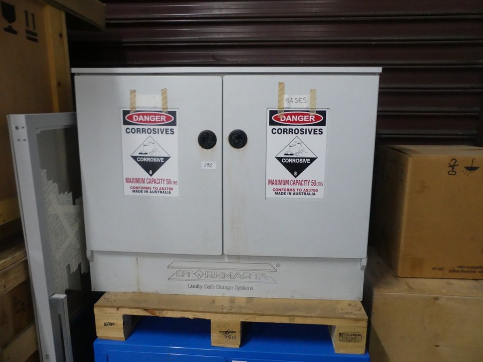 <p>Corrosives liquids storage cabinet non-metallic 100 litre capacity + she