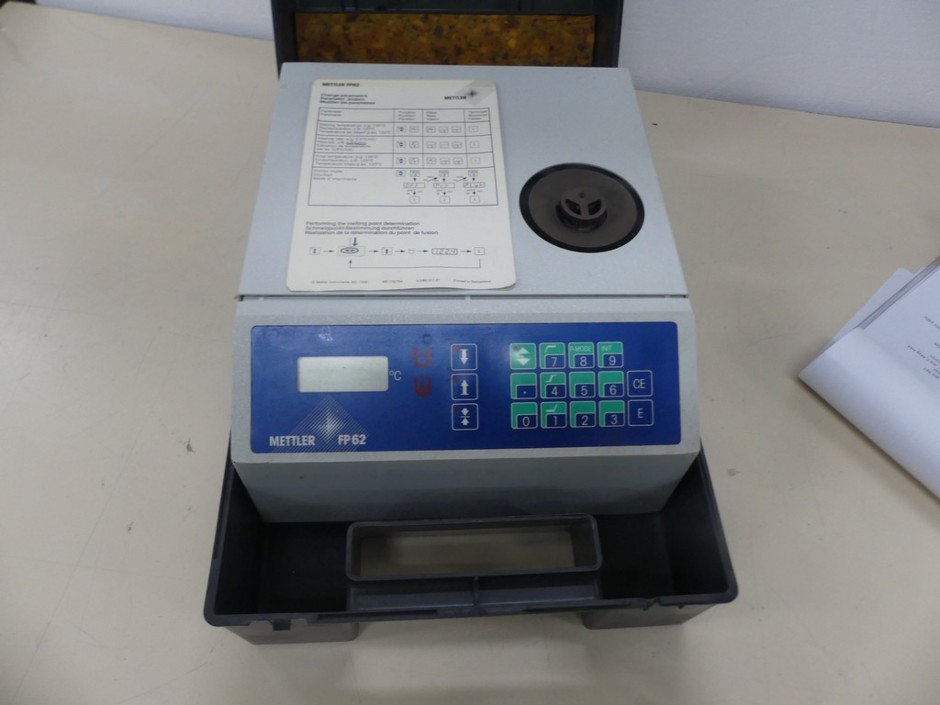 <p>Melting Point Apparatus LED Display with Temperature Control to 300°C</p