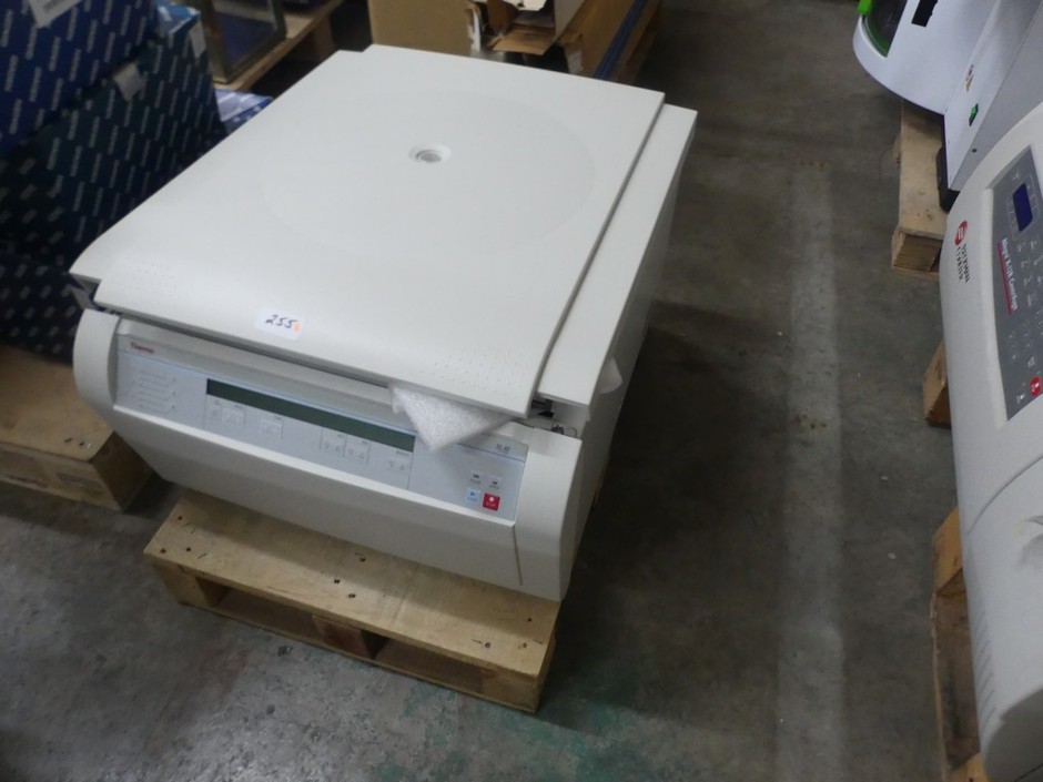 <p>Centrifuge Non Refrigerated Without Rotor</p>