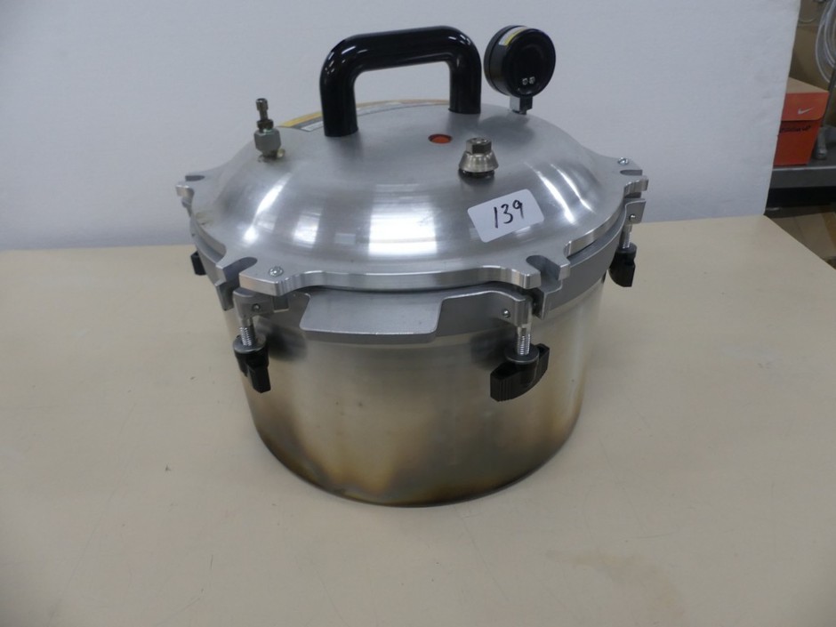 Pressure Steam Steriliser 14 Litre Capacity